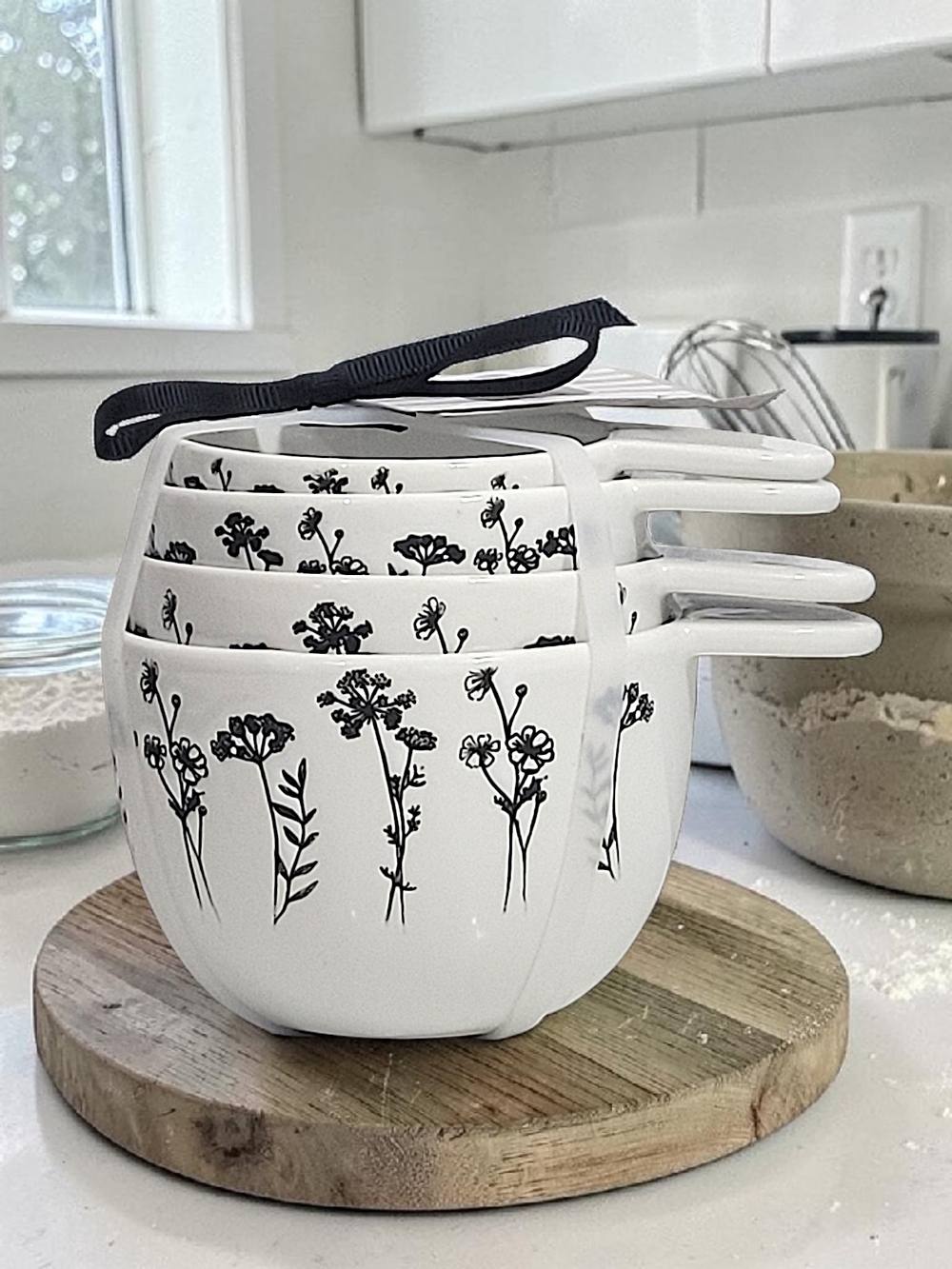Ciroa Ceramic Black Floral Design Measuring Cup Set Of 4 - Picture 3 of 7